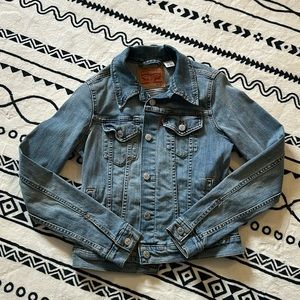 Women’s Levi’s Jean jacket size small